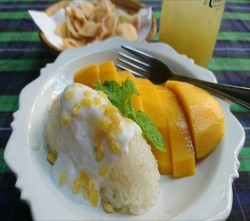 カオニャオマムアン（ข้าวเหนียวมะม่วง）