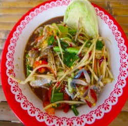 ソムタム（ส้มตำ）