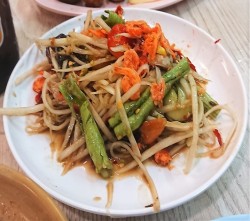 ソムタム・プー・プラーラー（ส้มตำปูปลาร้า）