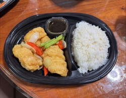 プラー・ドリー・パット・プリアオ・ワーン（ปลาดอลี่ผัดเปรี้ยวหวาน）