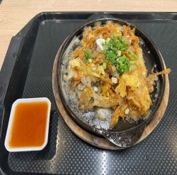 タレートート・ガタロン（ทะเลทอดกระทะร้อน）