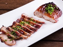 ムー・オブ・ナムプン （焼き豚はちみつ蒸し）